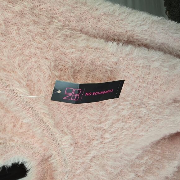 No Boundaries Pink V-Neck Sweater - Picture 6 of 7